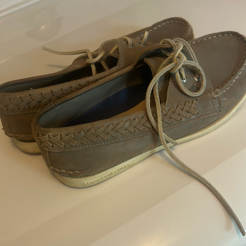 Women’s boat sperrys